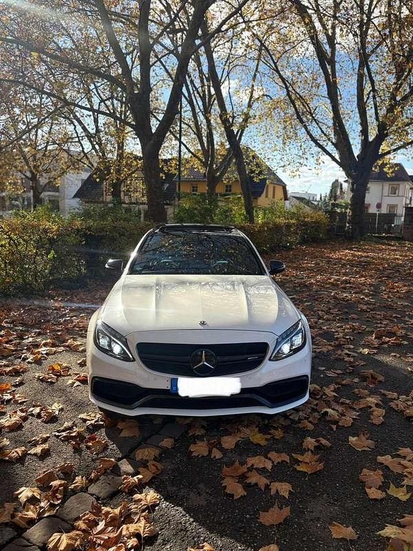 Weiß Gebraucht 2017 Mercedes C63 AMG AMG Limousine | 40.999 € (Etwas zu teuer) - Bild 1/4