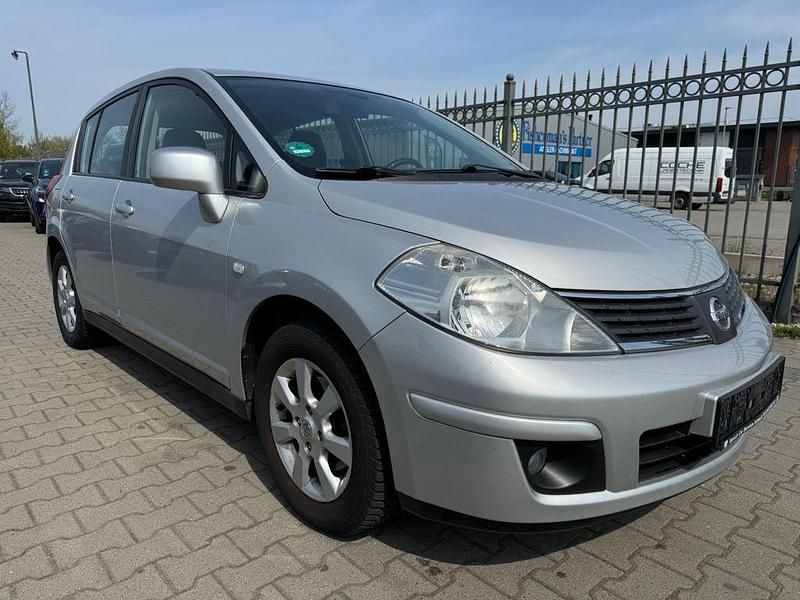 Gebraucht Nissan Tiida Acenta 110 PS (80 kW) 2009 Silber Limousine