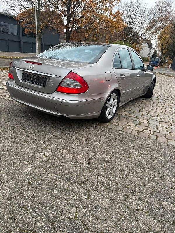 Gebraucht Mercedes E280 190 PS (139 kW) 2007 Grau Limousine