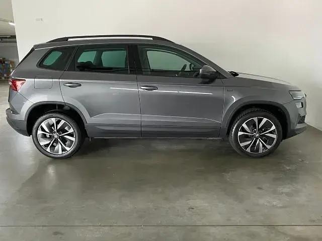Gebraucht Skoda Karoq Tour 150 PS (110 kW) 2026 Grau SUV