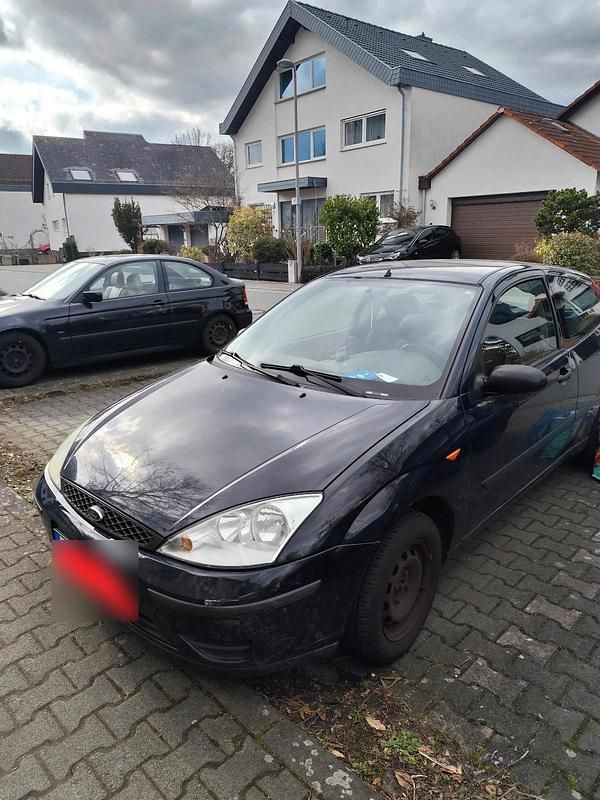Second-hand Ford Focus 55 CP (40 kW) 2004 Albastru Hatchback