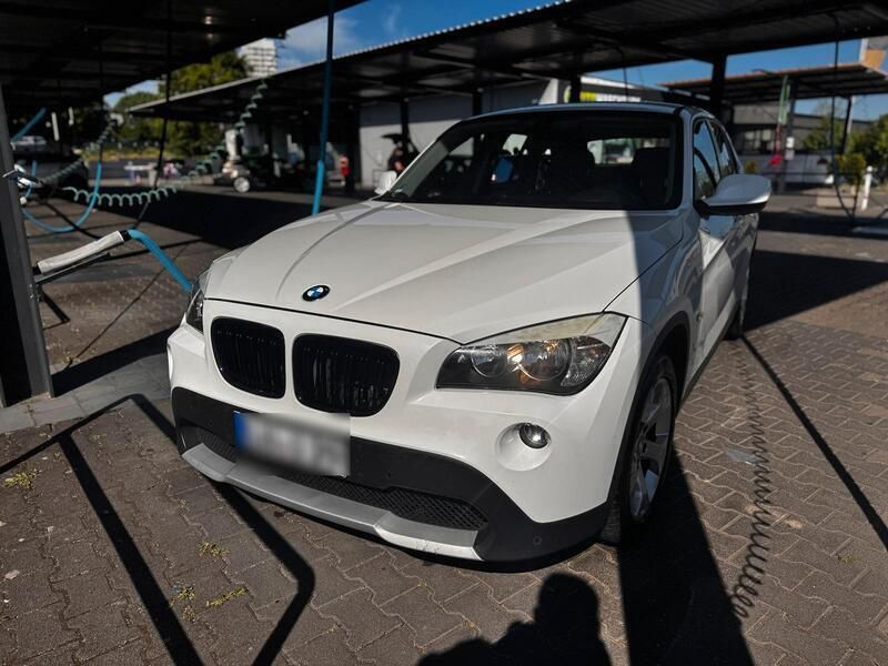 Weiß Gebraucht 2010 BMW X1 SUV | 5.900 € - Bild 1/4