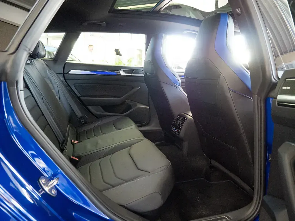 Gebraucht VW Arteon R 320 PS (235 kW) 2023 Blau Kombi