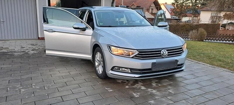 Silber Gebraucht 2016 VW Passat Kombi | 10.500 € (Superpreis) - Bild 1/4