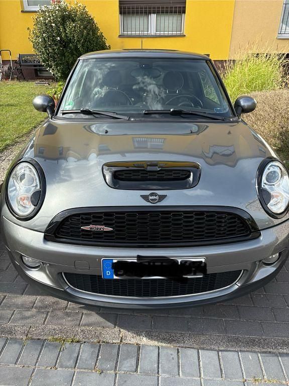 Grau Gebraucht 2008 Mini John Cooper Works Kleinwagen | 9.900 € (Etwas zu teuer) - Bild 1/4