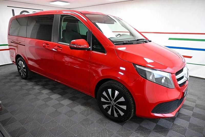 Gebraucht Mercedes V220 163 PS (119 kW) 2021 Jupiterrot Van / Kleinbus