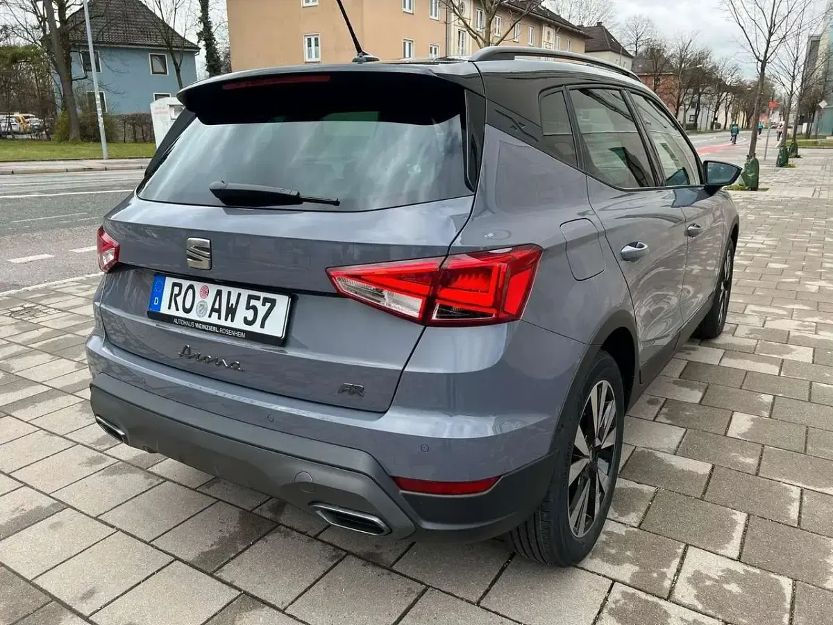 Gebraucht Seat Arona FR 150 PS (110 kW) 2026 Grau SUV
