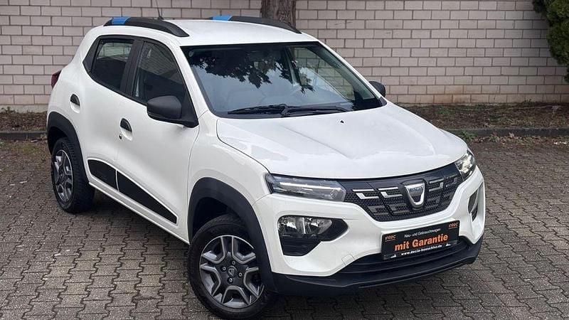 Weiß Gebraucht 2021 Dacia Spring Comfort Plus Kleinwagen | 7.990 € (Guter Preis) - Bild 1/4