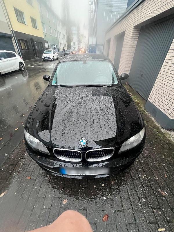Gebraucht BMW 118 Sport Line 143 PS (105 kW) 2009 Schwarz Kleinwagen