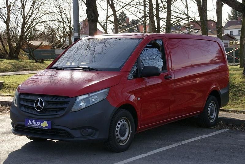Gebraucht Mercedes Vito 114 PS (83 kW) 2016 Rot Van
