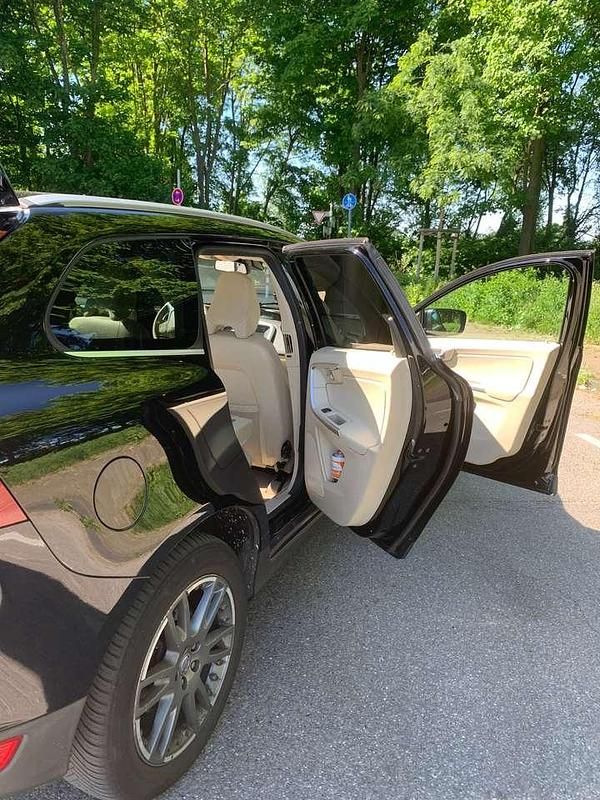 Schwarz Gebraucht 2009 Volvo XC60 Momentum SUV | 6.750 € (Guter Preis) - Bild 1/4