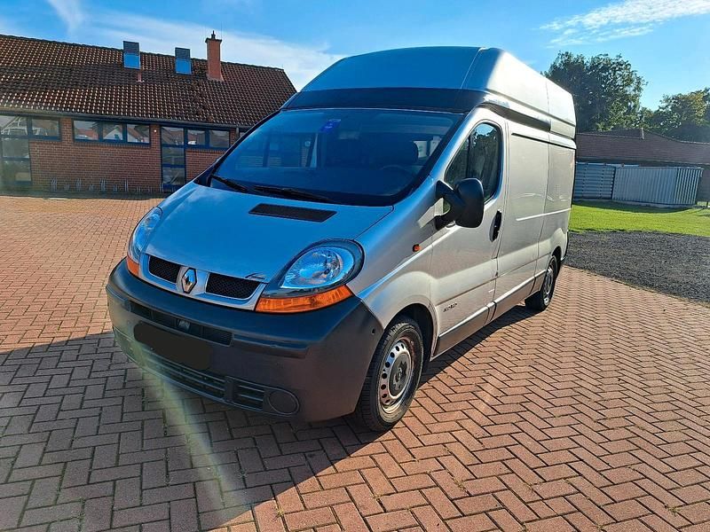 Silber Gebraucht 2005 Renault Trafic Van | 8.800 € - Bild 1/4