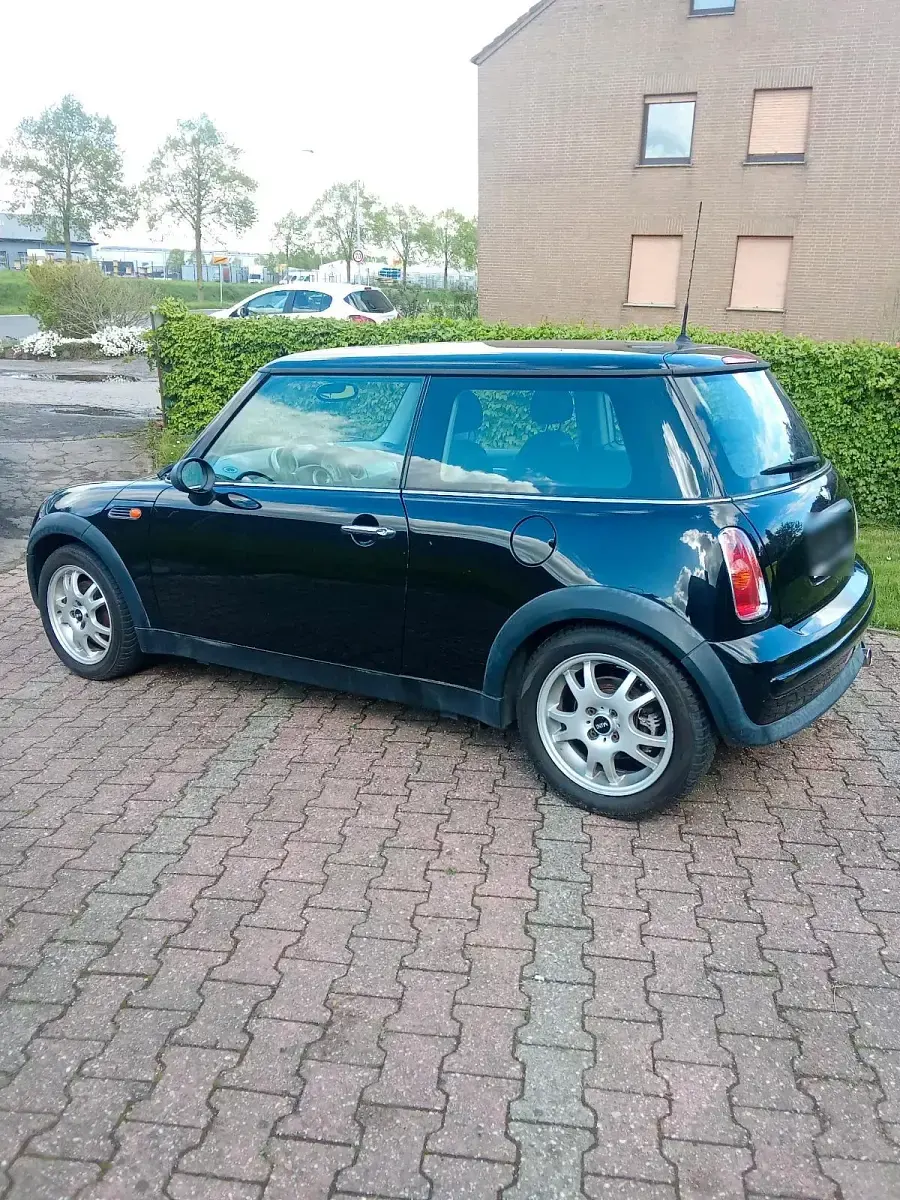 Käytetty Mini ONE 2003 Musta Viistoperä
