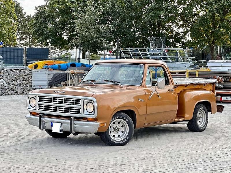Gold Gebraucht 1979 Dodge Dakota SUV | 17.888 € - Bild 1/4