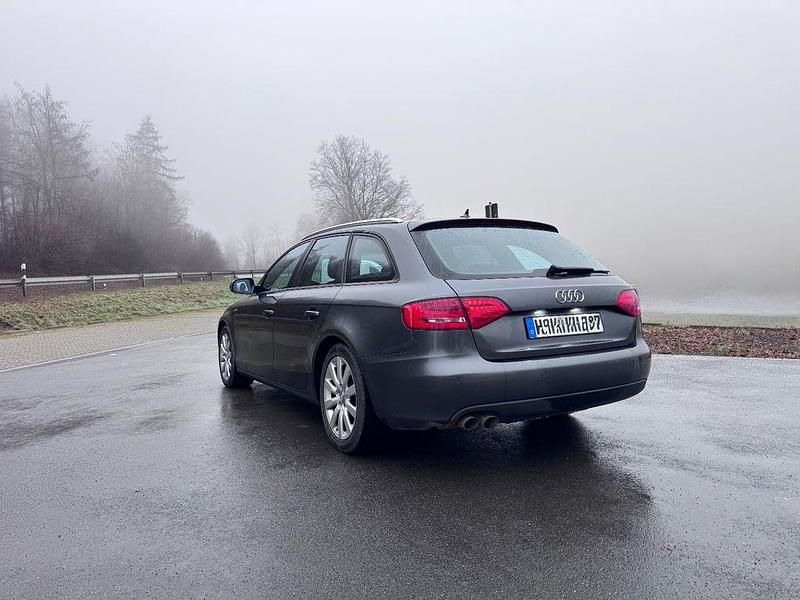 Gebraucht Audi A4 Ambiente 143 PS (105 kW) 2011 Grau Kombi