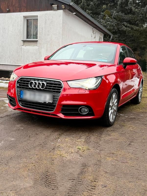 Rot Gebraucht 2014 Audi A1 Kleinwagen | 10.950 € (Fairer Preis) - Bild 1/4