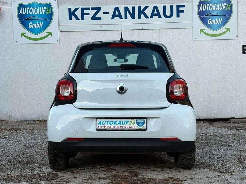 Gebraucht Smart ForFour Basis 71 PS (52 kW) 2019 Weiß Kleinwagen