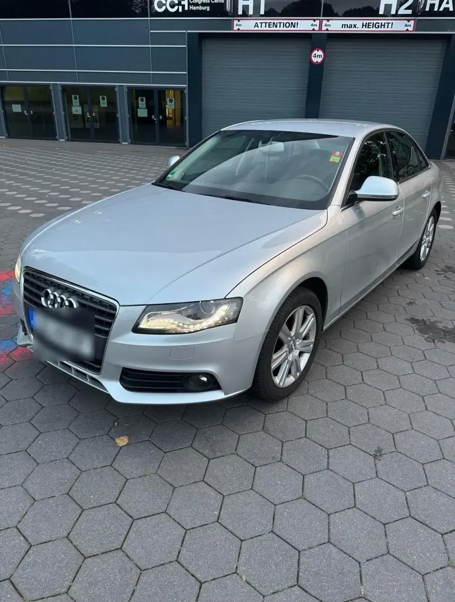 Gebraucht Audi A4 160 PS (117 kW) 2009 Grau Limousine