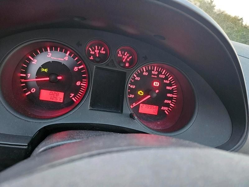 Second-hand Seat Ibiza 75 CP (55 kW) 2004 Argintiu Hatchback