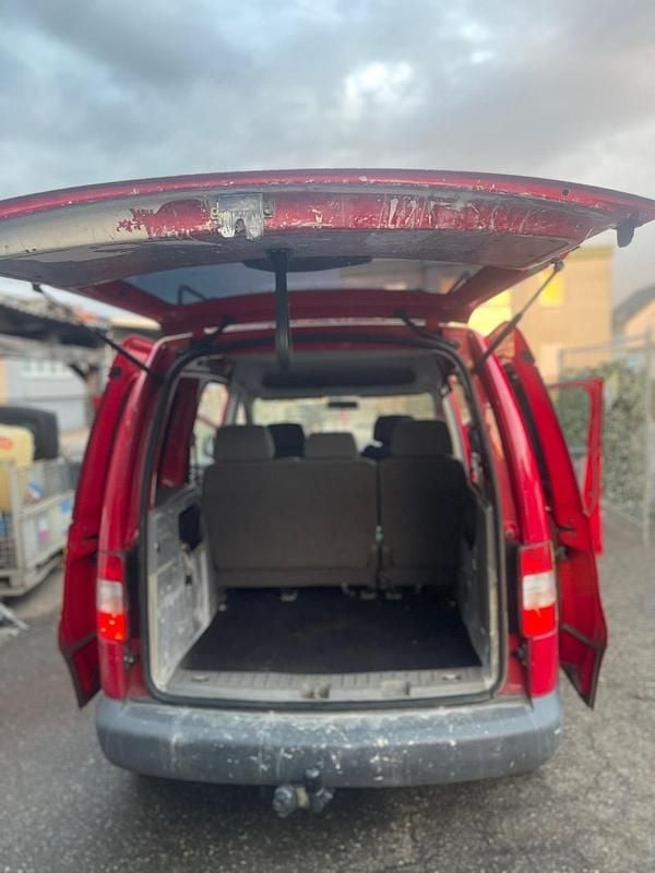 Second-hand VW Caddy 75 CP (55 kW) 2006 Roșu Monovolum