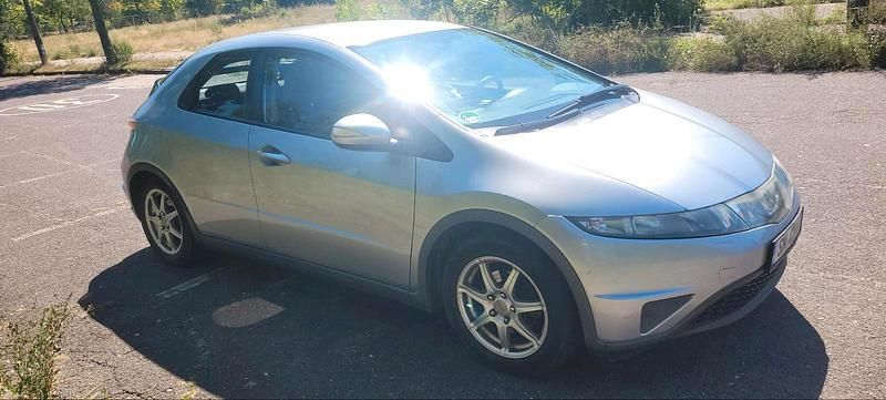 Silber Gebraucht 2008 Honda Civic Limousine | 2.200 € (Guter Preis) - Bild 1/4