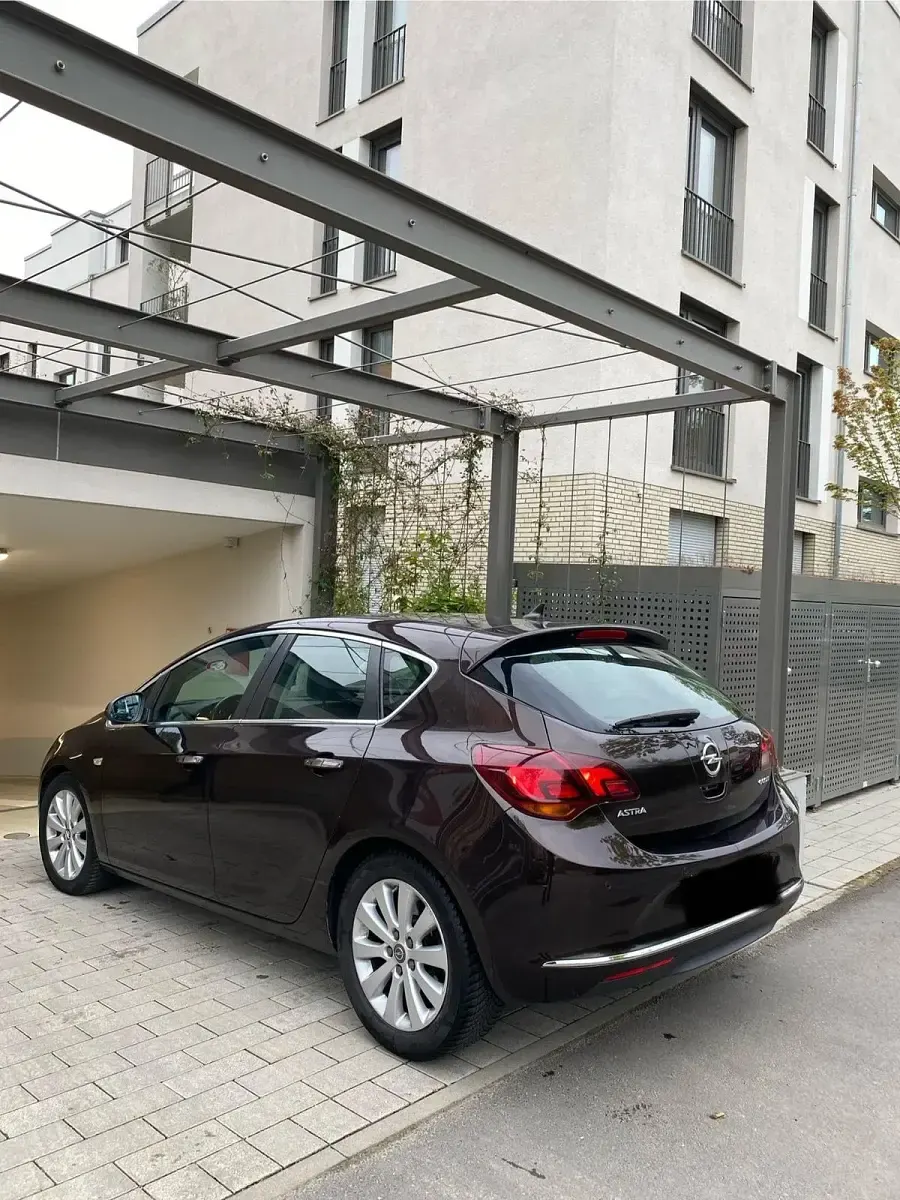 Gebraucht Opel Astra 110 PS (80 kW) 2013 Kombi