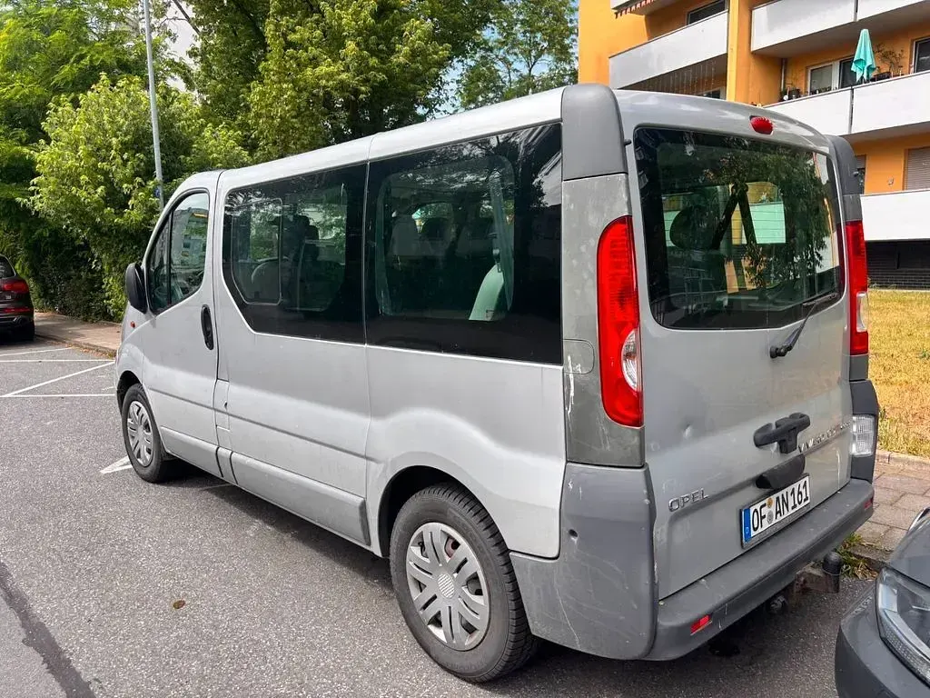 Gebraucht Opel Vivaro 114 PS (83 kW) 2012 Grau Van / Kleinbus