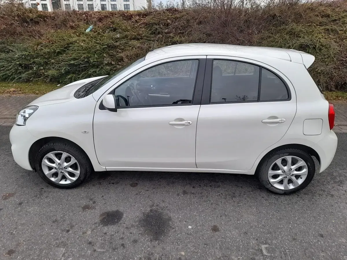 Gebraucht Nissan Micra Acenta 80 PS (58 kW) 2017 Weiß Kleinwagen