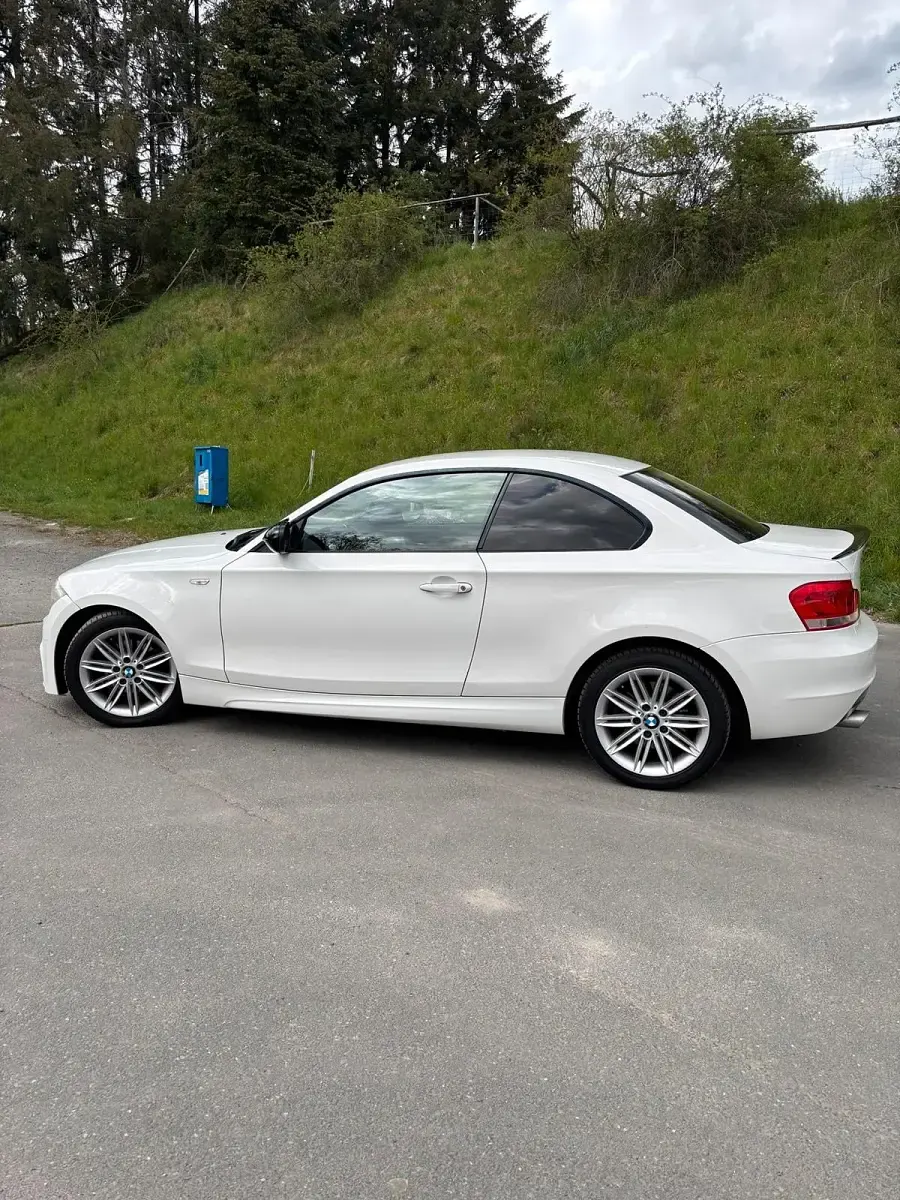 Używany BMW 118 Coupé 143 KM (105 kW) 2011 Biały Coupe