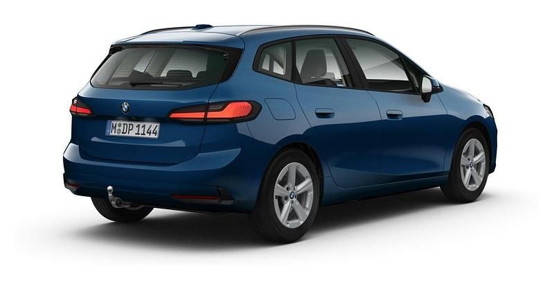 Gebraucht BMW 220 Active Tourer Luxury Line 170 PS (125 kW) 2025 Blau Van / Kleinbus