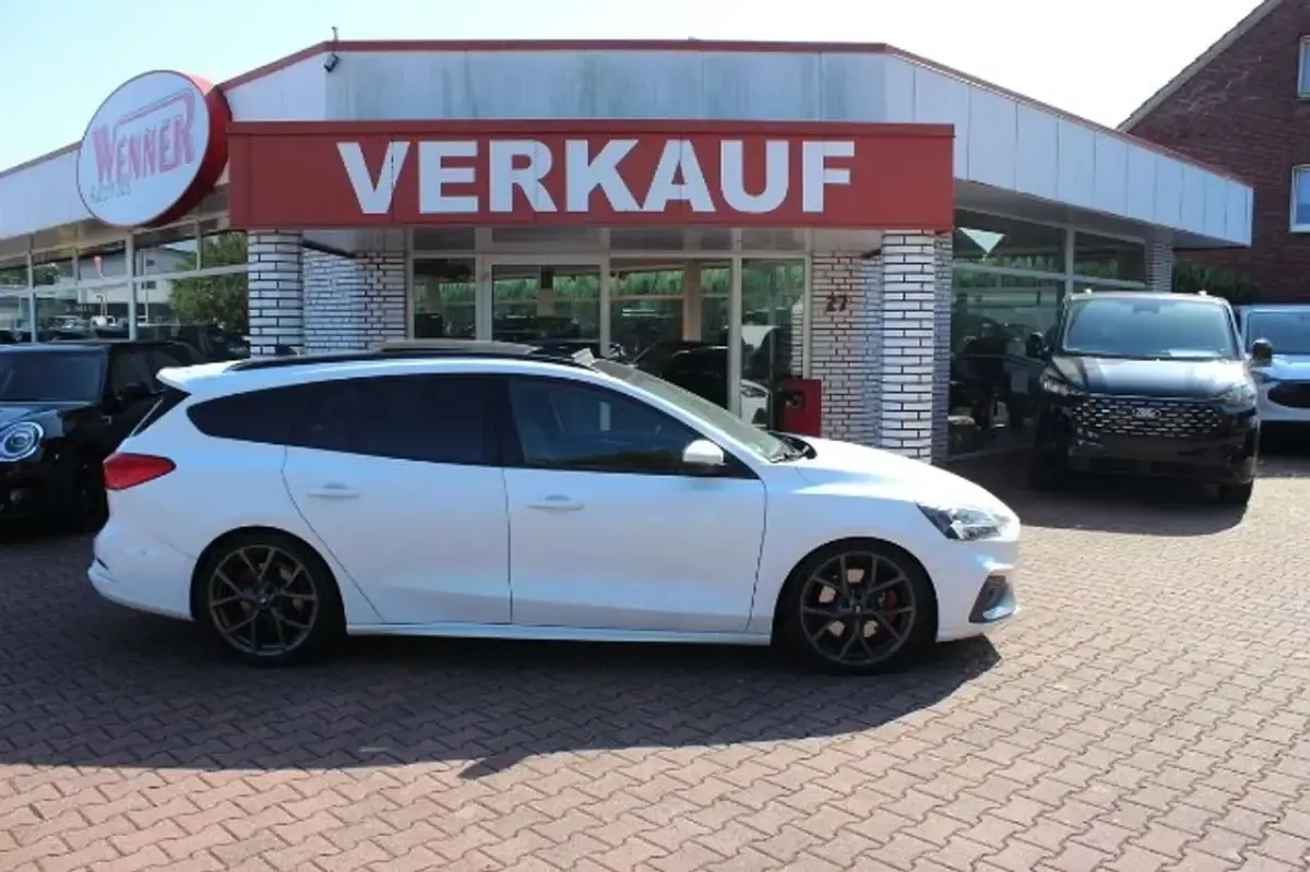 Gebraucht Ford Focus ST 280 PS (205 kW) 2021 Weiß Kombi