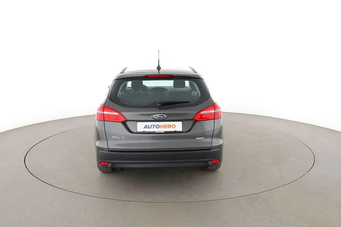 Gebraucht Ford Focus Trend 101 PS (74 kW) 2018 Grau Kombi