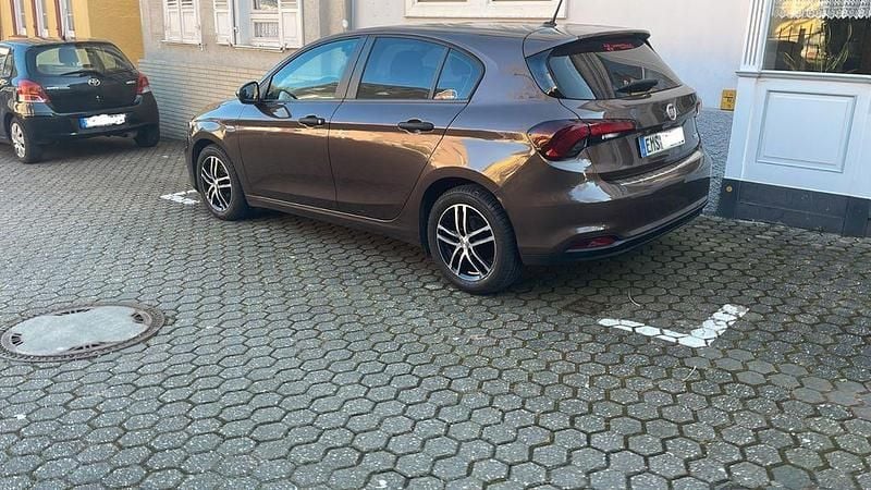 Gebraucht Fiat Tipo Pop 95 PS (69 kW) 2018 Braun Limousine