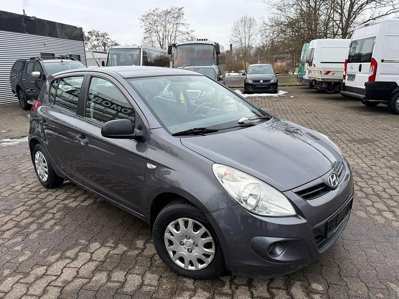 Gebraucht Hyundai i20 Classic 86 PS (63 kW) 2012 Grau Kleinwagen