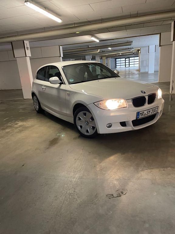 Weiß Gebraucht 2010 BMW 118 M Sport Kleinwagen | 8.000 € (Etwas zu teuer) - Bild 1/4
