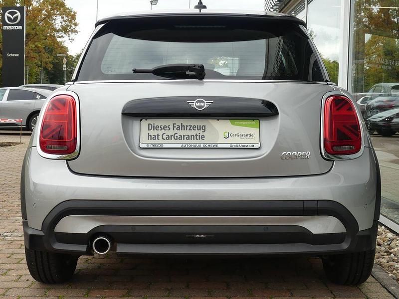 Gebraucht Mini Cooper Essential 136 PS (100 kW) 2023 Melting silver iii Kleinwagen