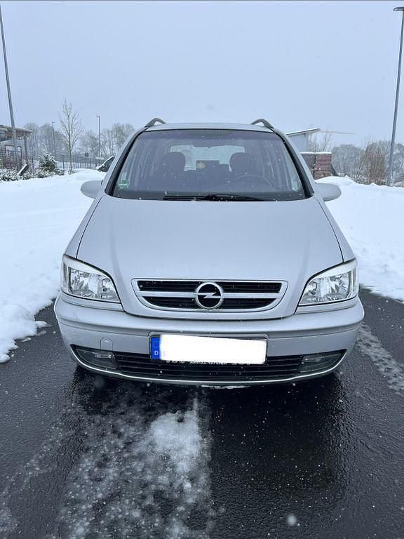 Gebraucht Opel Zafira Elegance 125 PS (91 kW) 2005 Silber Van / Kleinbus