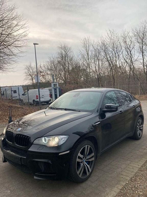Schwarz Gebraucht 2011 BMW X6 M Basis SUV | 18.389 € - Bild 1/4