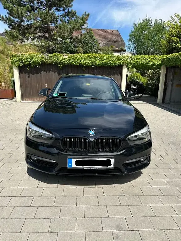 Gebraucht BMW 116 Advantage 109 PS (80 kW) 2016 Schwarz Kleinwagen