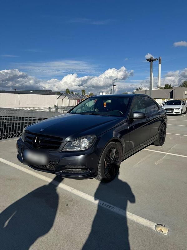 Gebraucht Mercedes C180 156 PS (114 kW) 2013 Grau Limousine