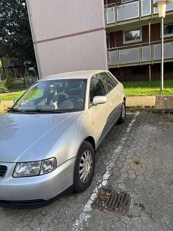 Gebraucht 1999 Audi A3 Attraction Limousine | 1.200 € (Superpreis) - Bild 1/4