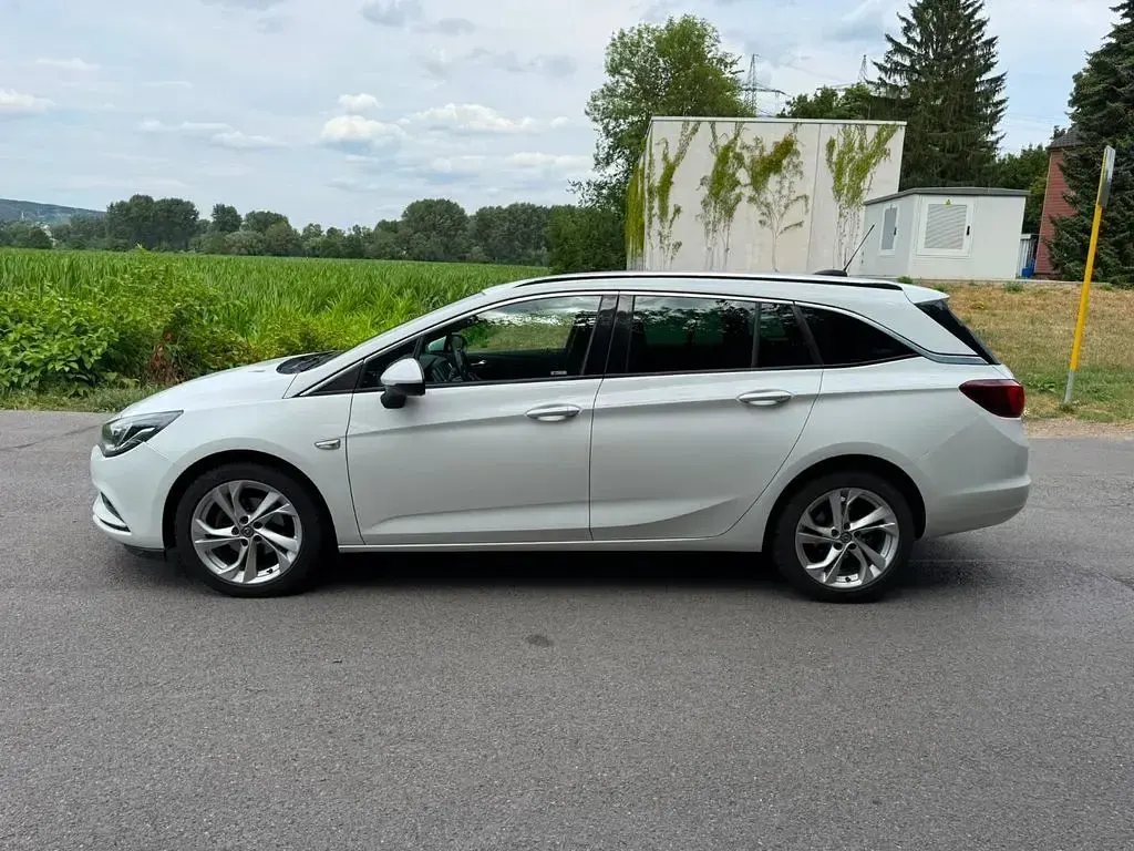 Gebraucht Opel Astra Dynamic 150 PS (110 kW) 2017 Weiß Kombi