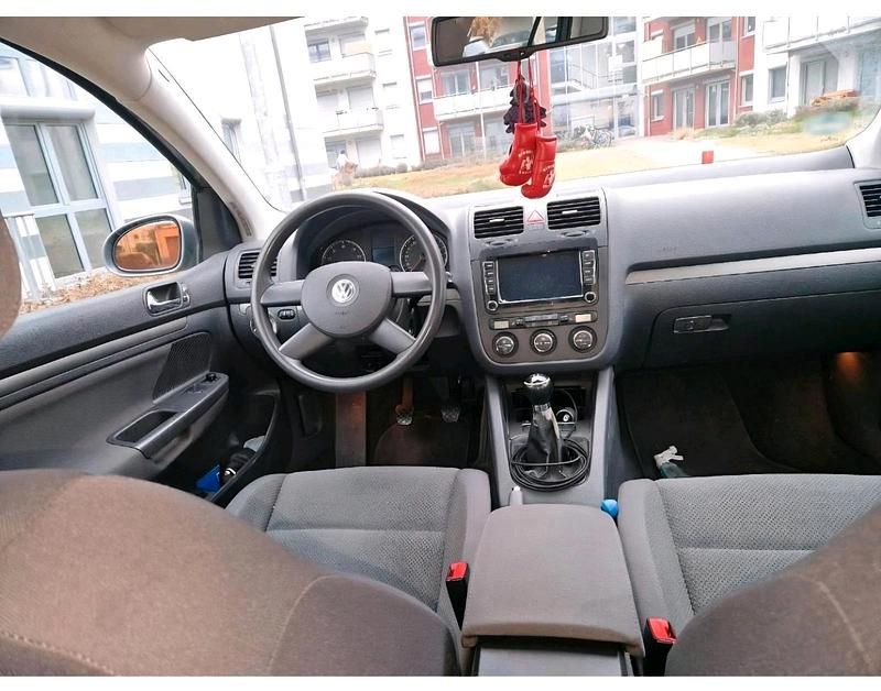 Gebraucht VW Golf V 105 PS (77 kW) 2005 Silber Kleinwagen