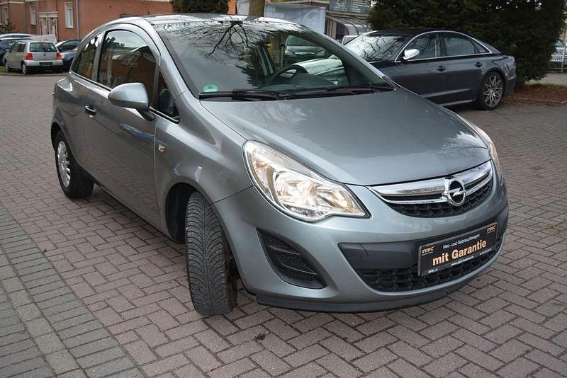 Gebraucht Opel Corsa Selection 69 PS (50 kW) 2013 Silber Kleinwagen