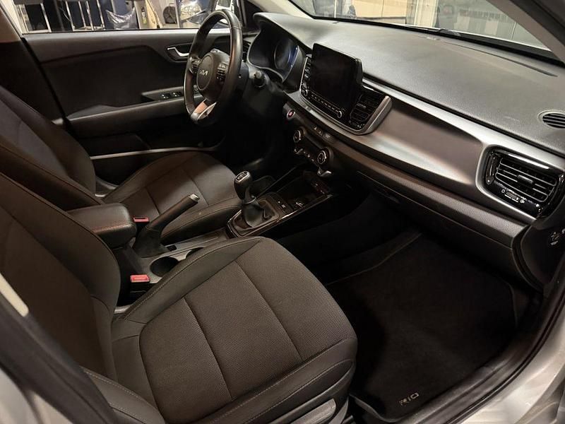 Gebraucht Kia Rio 99 PS (72 kW) 2023 Grau Limousine