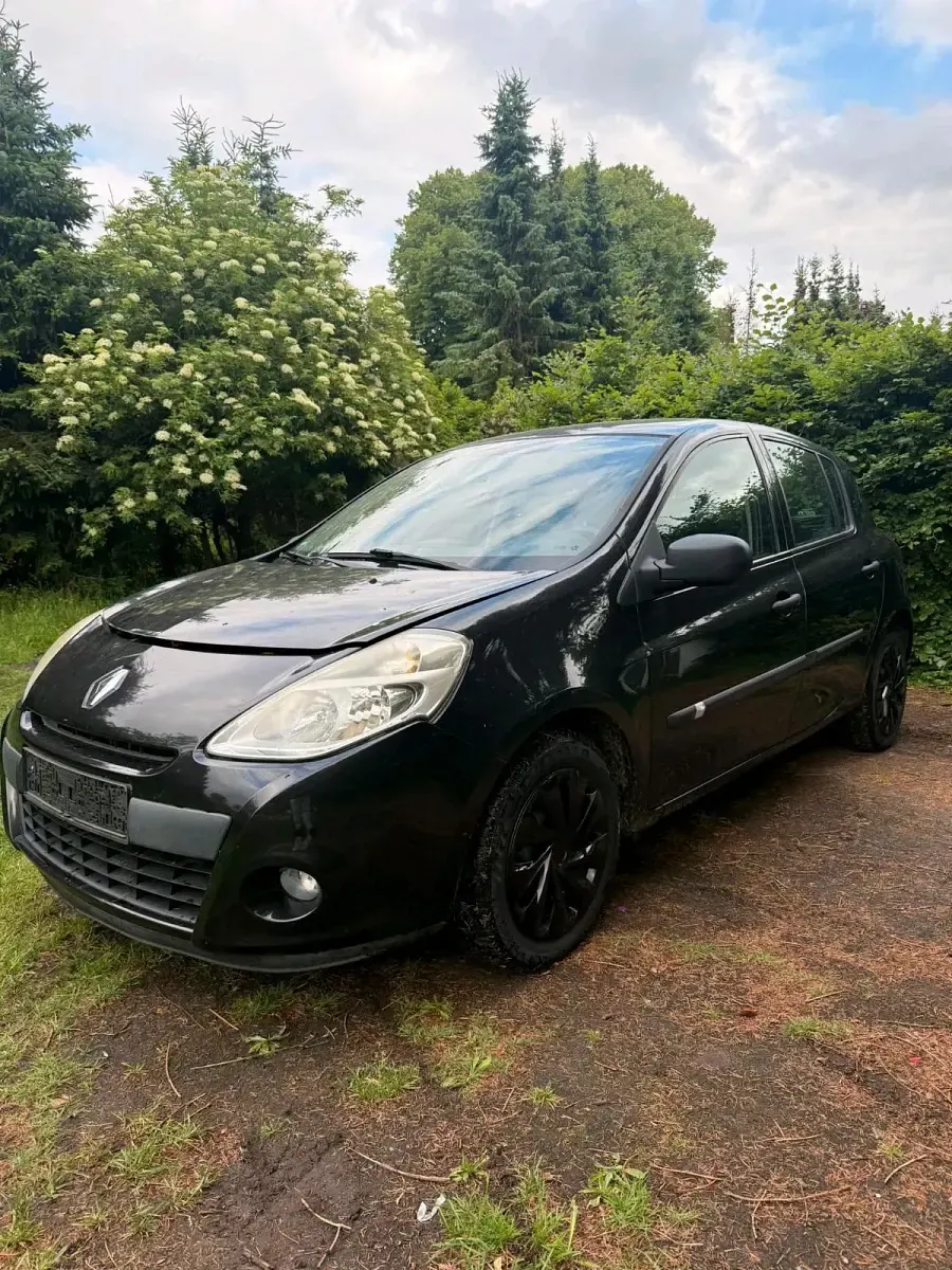 Gebraucht Renault Clio II 75 PS (55 kW) 2009 Schwarz Limousine