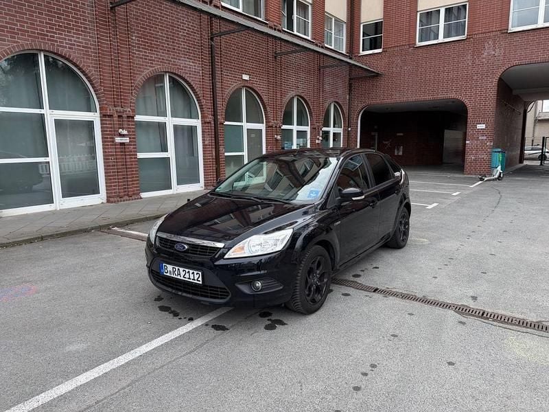 Gebraucht Ford Focus Viva 101 PS (74 kW) 2010 Schwarz Limousine