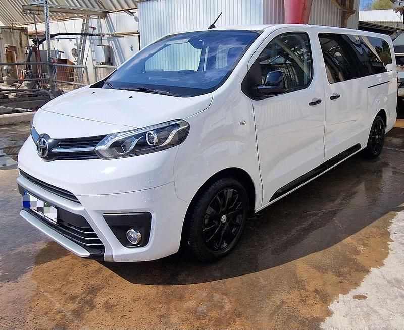 Gebraucht Toyota Proace Comfort 177 PS (130 kW) 2024 Weiß Van / Kleinbus