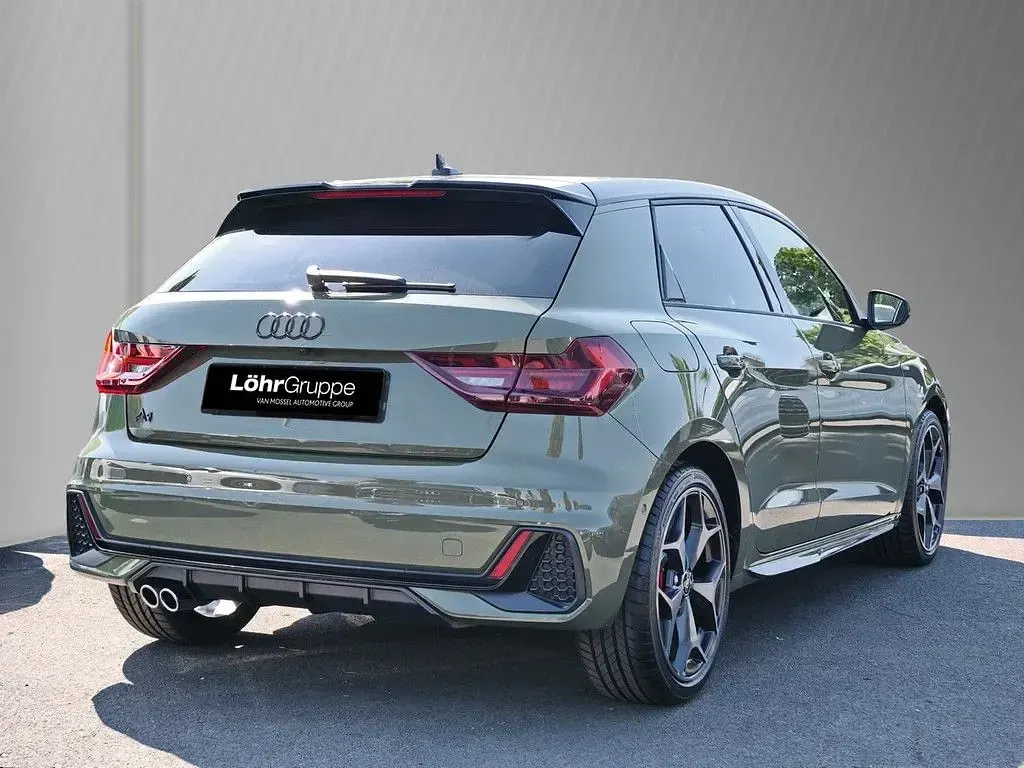 Gebraucht Audi A1 Sportback S-Line 207 PS (152 kW) 2025 Distriktgrün metallic Kleinwagen