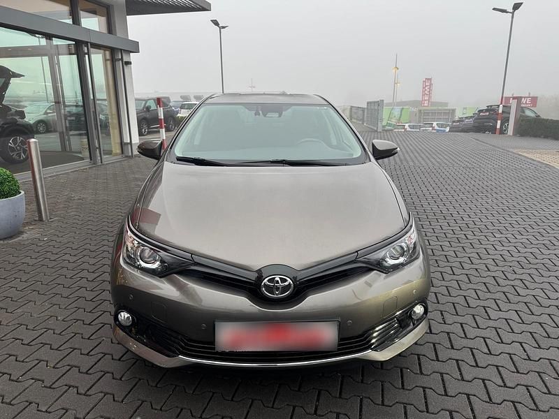 Gebraucht Toyota Auris Team 116 PS (85 kW) 2018 Braun Kombi